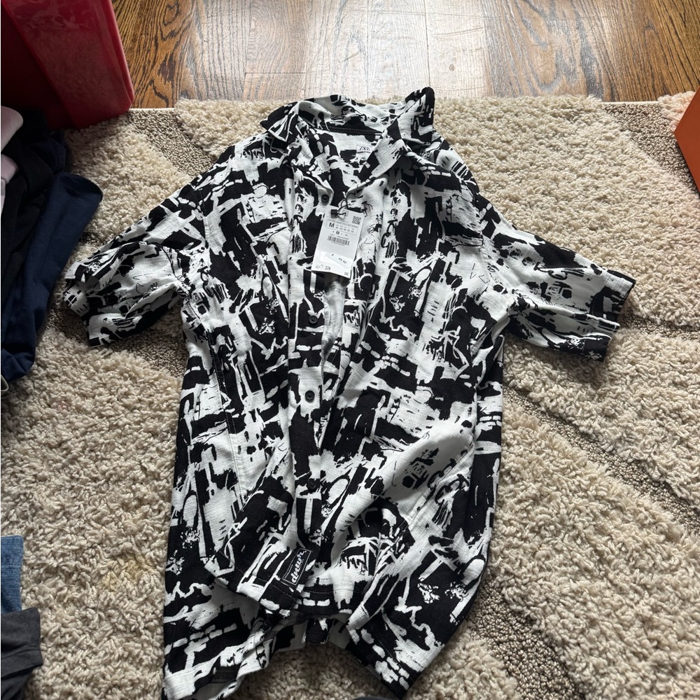 Zara Black and White Abstract Casual Button Down Shirt